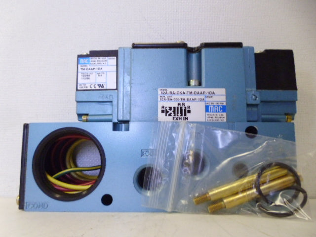 MAC 82A-BA-CKA-TM-DAAP-1DA SOLENOID VALVE *NEW IN BOX*