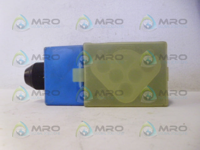 VICKERS DG4S4-010A-B-60-S324 VALVE (AS PICTURED) *NEW NO BOX*