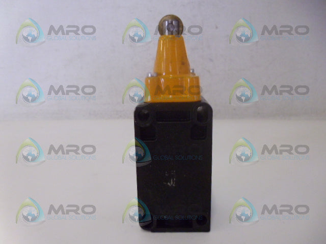 SIEMENS 3SE2 120-1D ROLLER LIMIT SWITCH (AS PICTURED) *NEW NO BOX*
