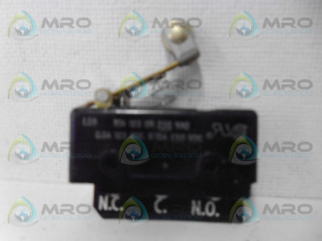 MICROSWITCH DT-2RV22-A7 ROLLER LIMIT SWITCH *NEW NO BOX*