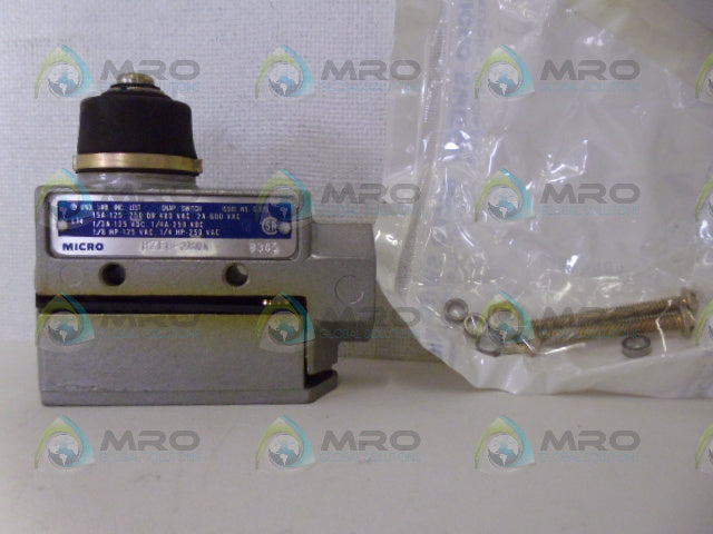 MICROSWITCH BZE6-2RN7 (GREY) *NEW IN BOX*