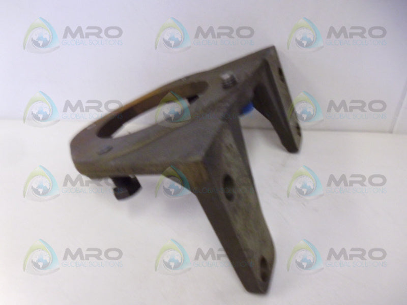 VICKERS 205077 FOOT BRACKET *USED*