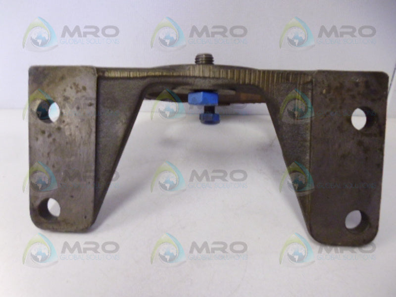 VICKERS 205077 FOOT BRACKET *USED*