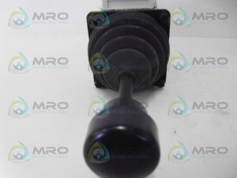 SENETT VV64/CR3063 JOYSTICK CONTROLLER *NEW NO BOX*