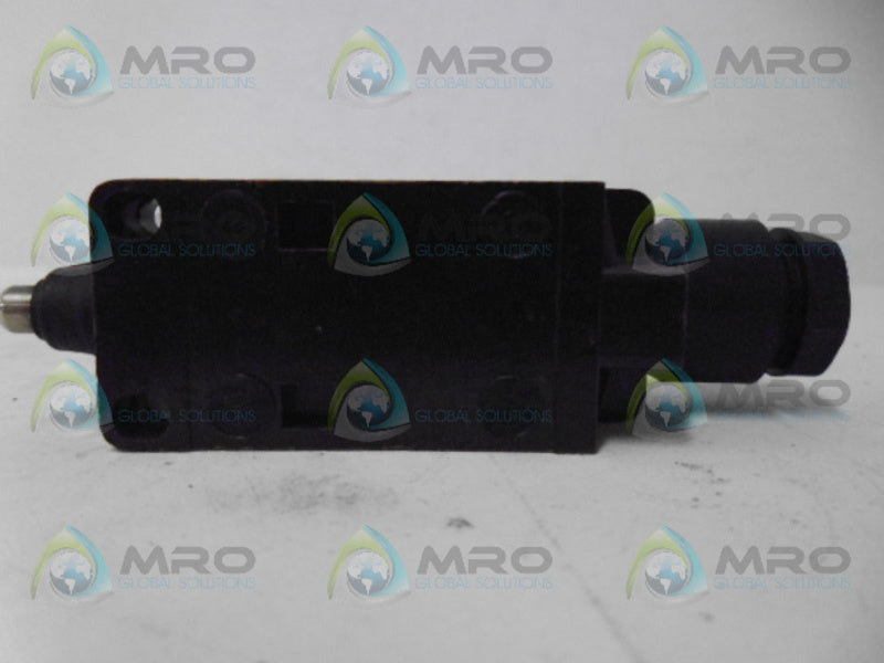 ELAN SEG 25 PUSH SWITCH *USED*