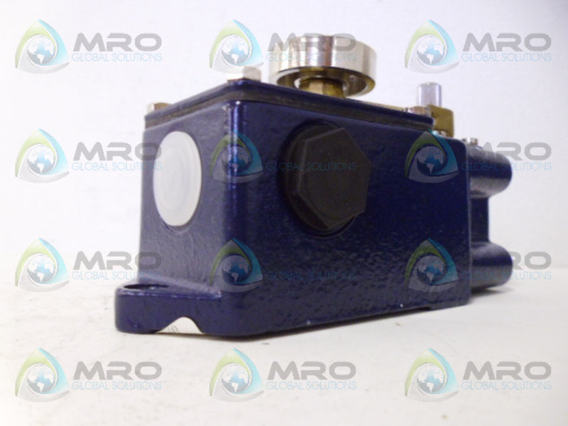 SCHMERSAL M2L-035-11Z-M20 LIMIT SWITCH *NEW NO BOX*