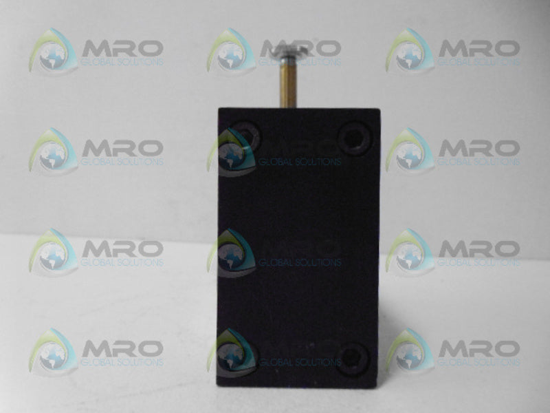 COMPAIR 8L304-032 VALVE *NEW NO BOX*