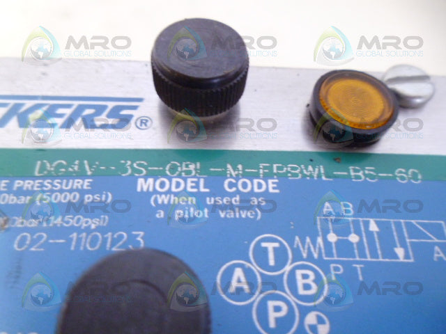VICKERS DG4V-3S-OBL-M-FPBWL-B5-60 SOLENOID DIRECTIONAL VALVE *NEW NO BOX*