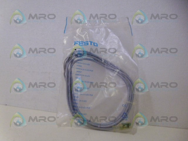 FESTO KMYZ-6-24-2.5-LED PLUG SOCKET *NEW IN FACTORY BAG*