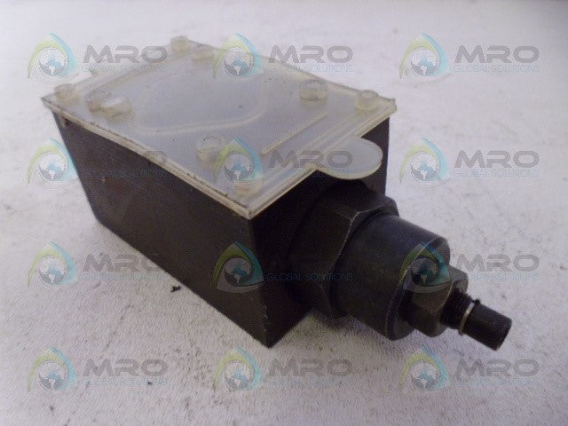VICKERS DGMFN-3-Z-P2W-41 FLOW CONTROL VALVE *NEW NO BOX*