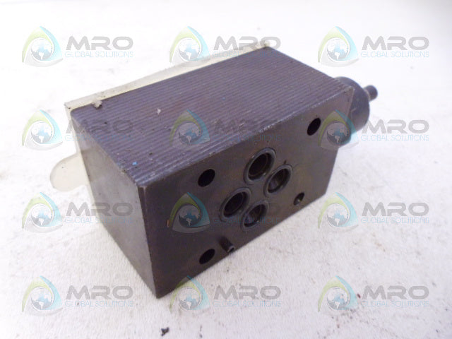 VICKERS DGMFN-3-Z-P2W-41 FLOW CONTROL VALVE *NEW NO BOX*