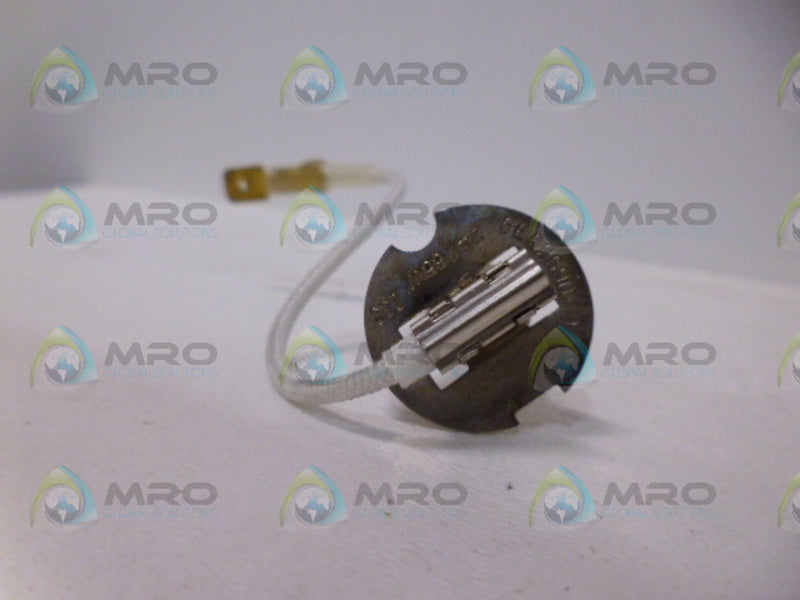 JOHN DEERE AT135758 BULB *NEW IN BOX*