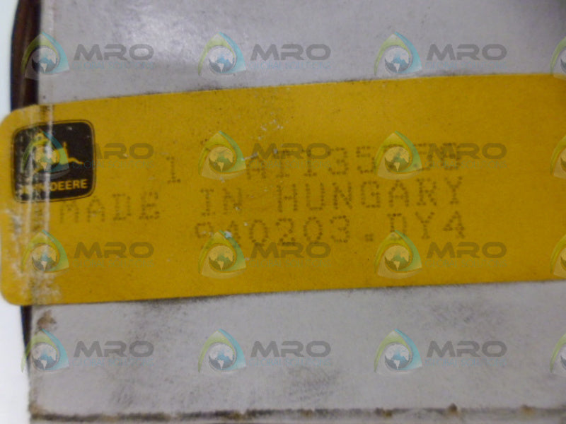 JOHN DEERE AT135758 BULB *NEW IN BOX*