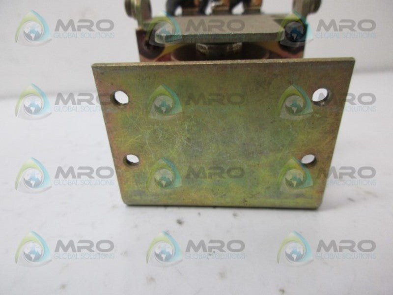 INDUSTRIAL MRO 33BAC5F COIL RELAY *USED*