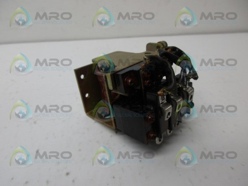 INDUSTRIAL MRO 33BAC5F COIL RELAY *USED*