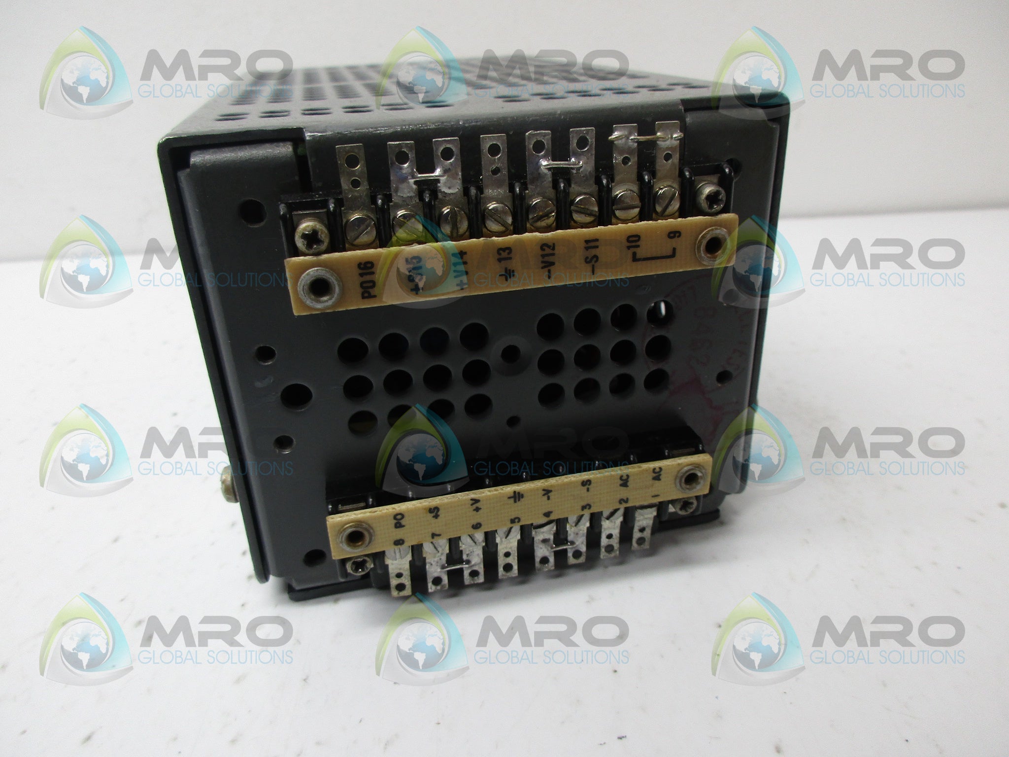 LAMBDA LCD-A-22 DUAL REGULATED  POWER SUPPLY *USED*
