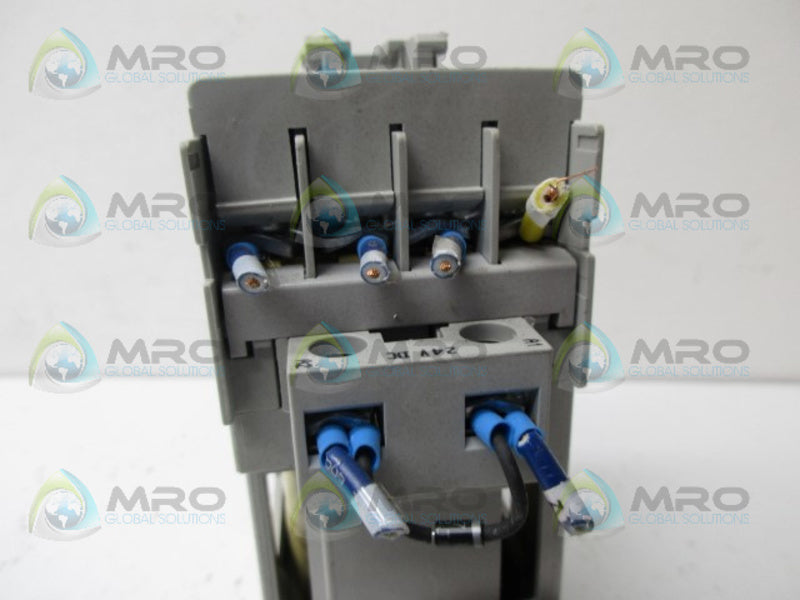 ALLEN BRADLEY 700-CF310ZA SAFETY CONTROL RELAY UNMP