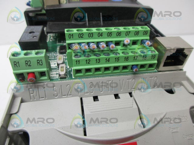 ALLEN BRADLEY 22D-D1P4N104 SER A POWERFLEX AC DRIVE *USED*