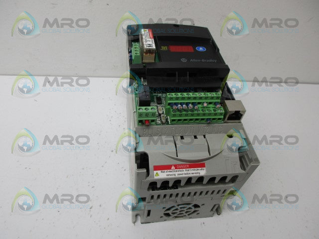 ALLEN BRADLEY 22D-D1P4N104 SER A POWERFLEX AC DRIVE *USED*