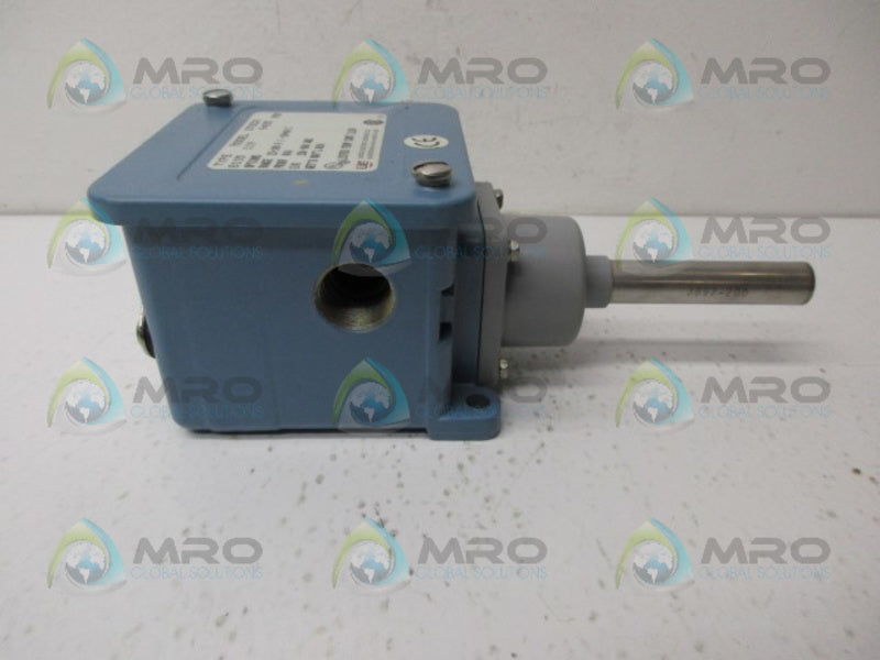 UNITED ELECTRIC B105-119 SWITCH *NEW NO BOX*