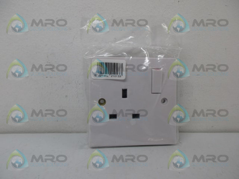 INDUSTRIAL MRO RG001/A WIRING ACCESSORIES *NEW IN FACTORY BAG*