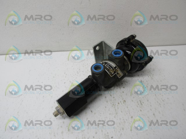 AMOT 4057D029K1 3WAY VALVE *NEW NO BOX*