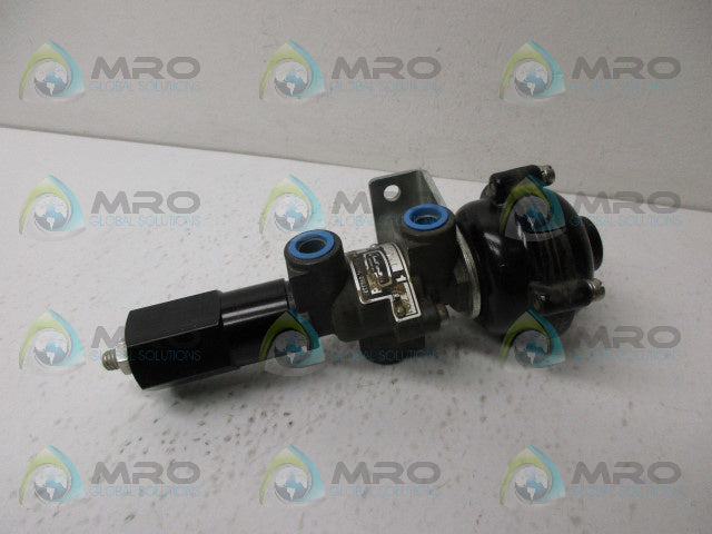 AMOT 4057D029K1 3WAY VALVE *NEW NO BOX*