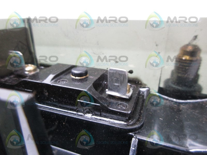 JOHNSON CONTROLS P32KK-2 DIFFERENTIAL PRESSURE SWITCH *USED*