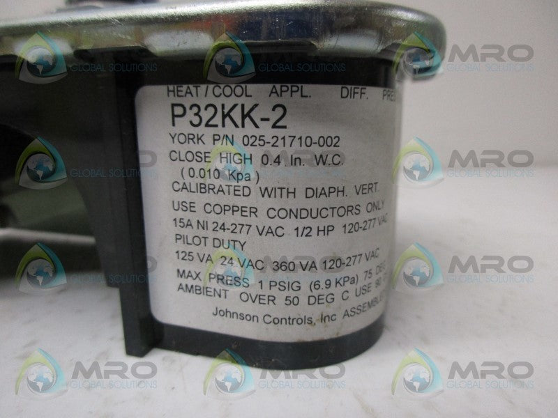 JOHNSON CONTROLS P32KK-2 DIFFERENTIAL PRESSURE SWITCH *USED*