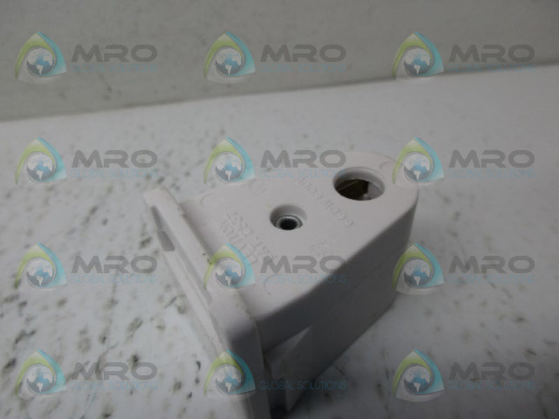 LEVITON 25557 LAMP HOLDER NSNP