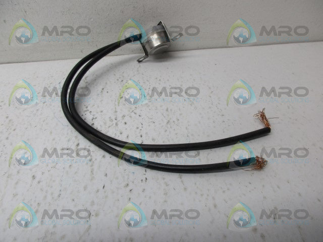 CARRIER HEAD 37T22  PRESSURE THERMOSTAT *USED*