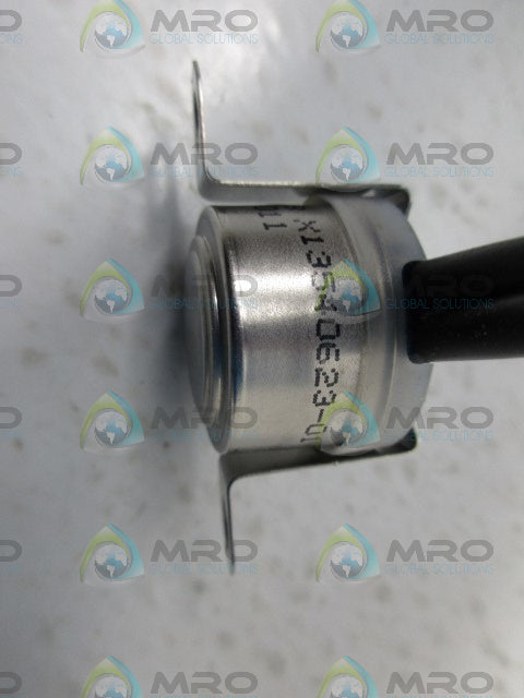 CARRIER HEAD 37T22  PRESSURE THERMOSTAT *USED*