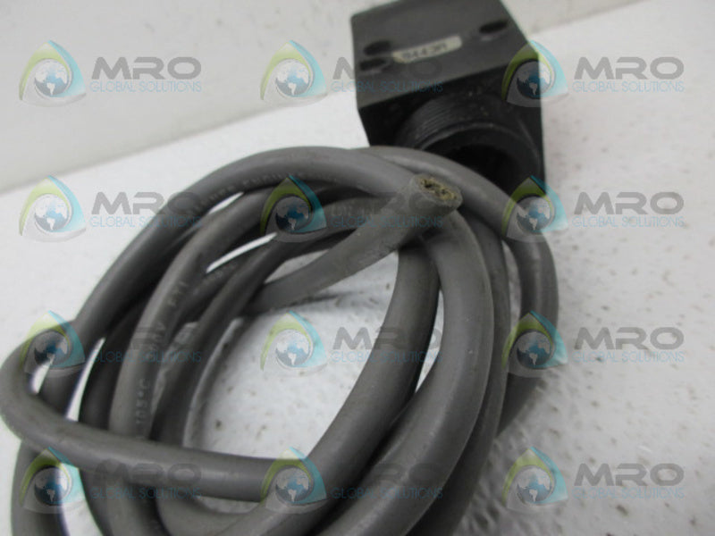 BANNER ENGINEERING SMA915LV PHOTOELECTRIC SENSOR *USED*