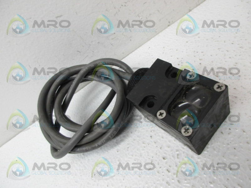 BANNER ENGINEERING SMA915LV PHOTOELECTRIC SENSOR *USED*