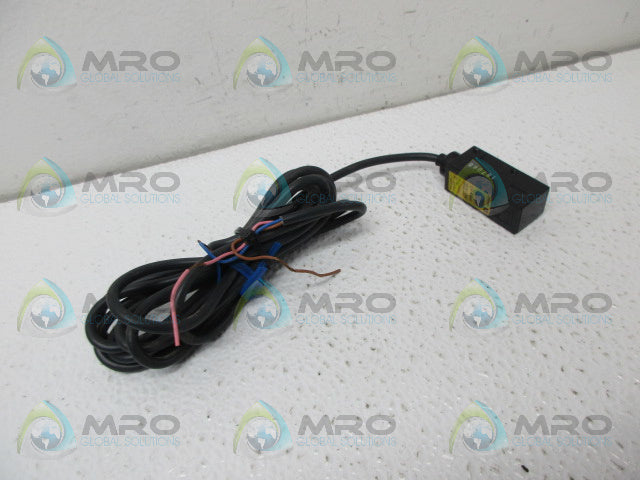 OMRON E3S-2LB41 PHOTOELECTRIC SENSOR SWITCH *USED*