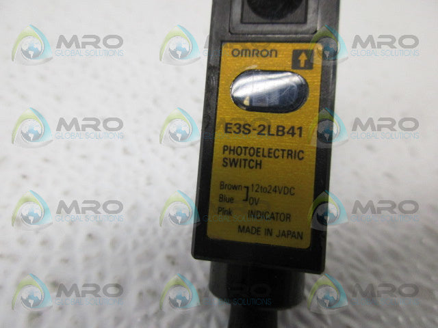 OMRON E3S-2LB41 PHOTOELECTRIC SENSOR SWITCH *USED*