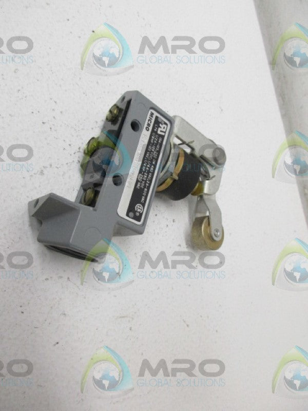 MICROSWITCH BZE6-2RN2 LIMIT SWITCH (AS PICTURED) *NEW IN BOX*