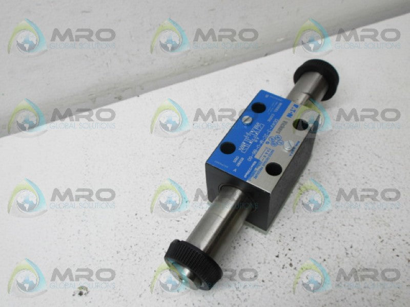 VICKERS DG4V-3-2C-M-U-B6-60 SOLENOID VALVE (AS PICTURED) *USED*