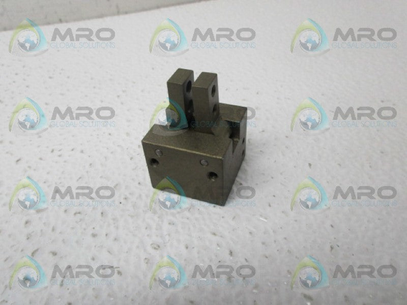 ROBOHAND RA-10 PARALLEL PNEUMATIC GRIPPER *USED*