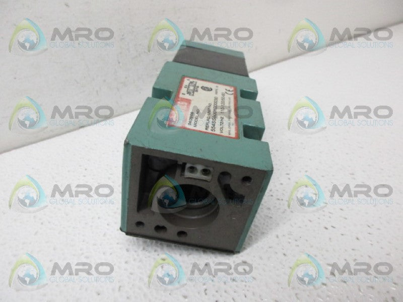 NUMATICS 554SS600K000030 SOLENOID VALVE (AS PICTURED) *USED