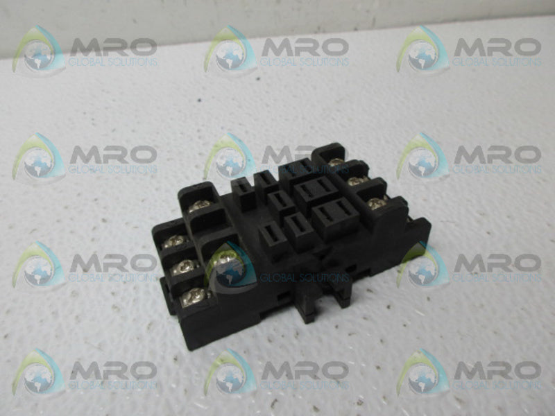 YOUNG NDSQ-11A  UNMP