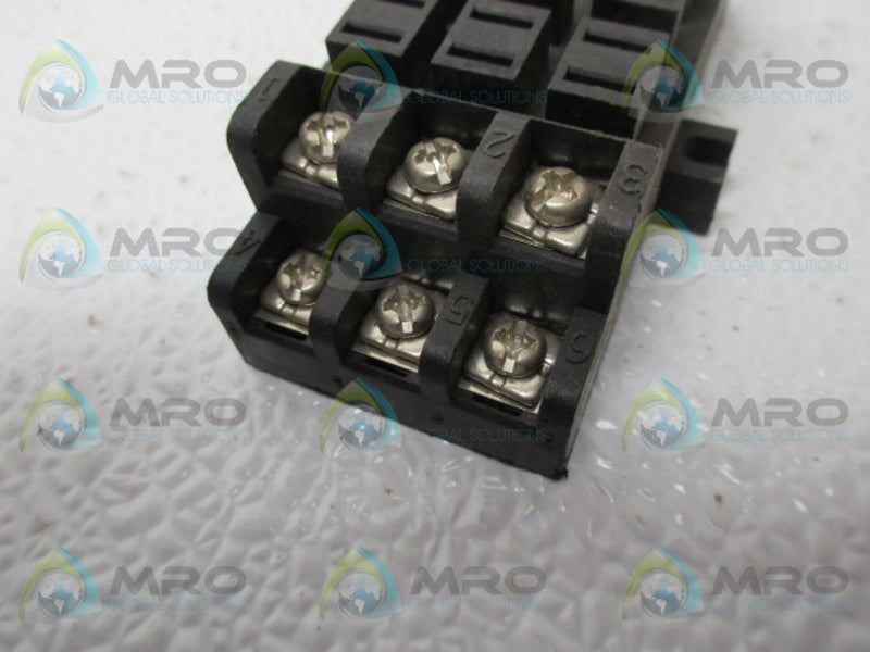 YOUNG NDSQ-11A  UNMP