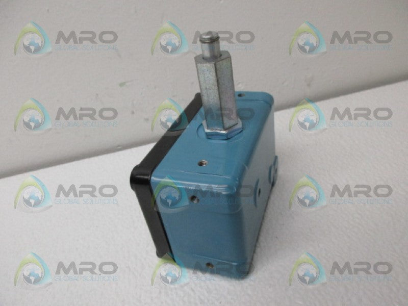MICROSWITCH OP-Q LIMIT SWITCH *NEW NO BOX*