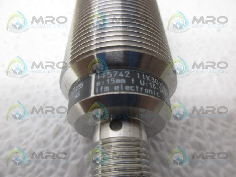 IFM EFECTOR II5742 INDUCTIVE PROXIMITY SENSOR *NEW IN BOX*