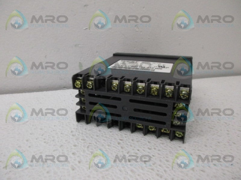 WEST P8011 TEMPERATURE CONTROLLER *NEW NO BOX*