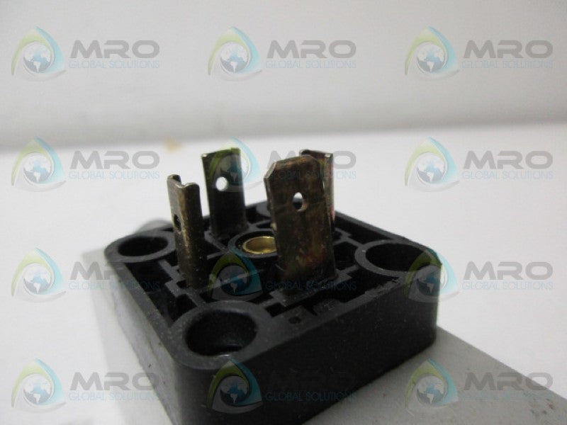 NORGREN 0882100 PRESSURE SWITCH *USED*