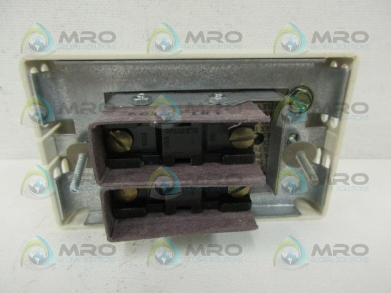 COLUMBUS ELECTRIC D2022H10BC WALL MOUNTED THERMOSTAT  NSMP