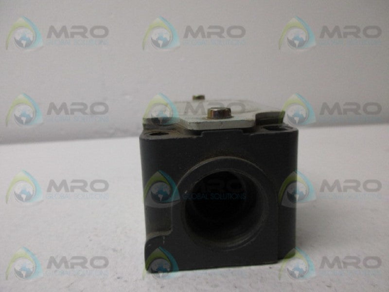 SIEMENS 3SE3120-1G LIMIT SWITCH (AS PICTURED)  NSNP