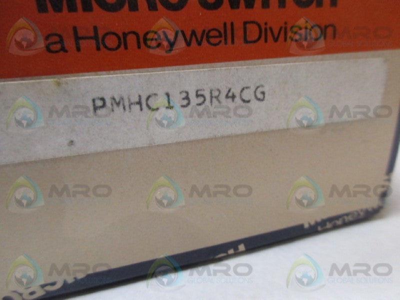 MICRO SWITCH PMHC1E5R4CG PUSHBUTTON  NSMP