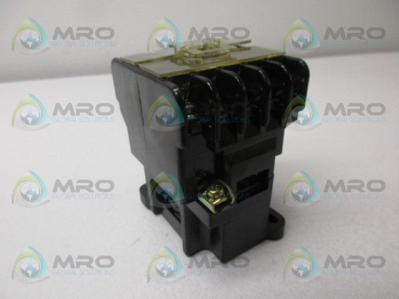 FUJI ELECTRIC SRC3631-05 MAGNETIC CONTACTOR * NEW NO BOX *